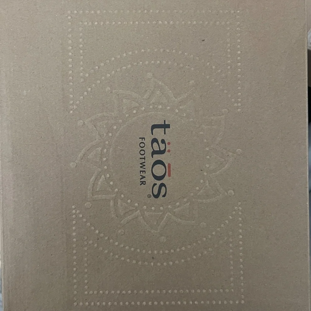 Taos - Mini Crave Boot - Black - US Size 8 - Picture 10 of 10